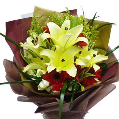  5-6 stem Exotic Beautiful Lilies
 Arranged in a special crape paper packing
 Free Message card