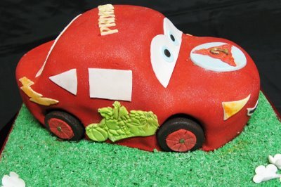 This delicious cake in car shape is a right choice for the car lovers. Weight: 3 KG