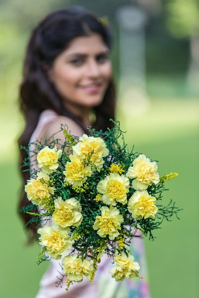 18 Yellow Carnations bouquet.